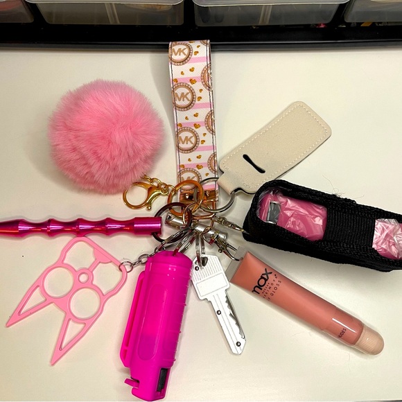 🌸MK pink Self Defense KeyChain🌸 - Picture 1 of 3